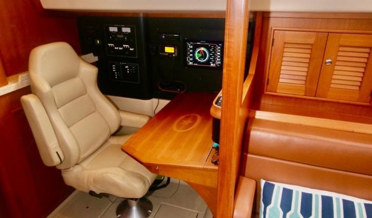 45 Island Packet Nav Station