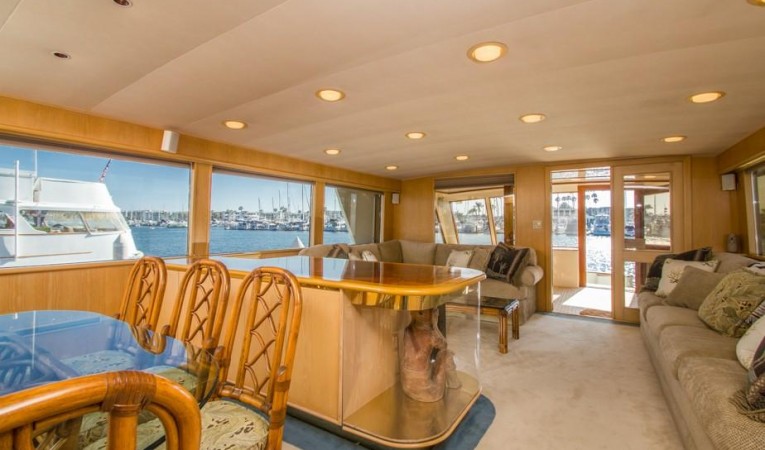 93 Nordlund Main Salon