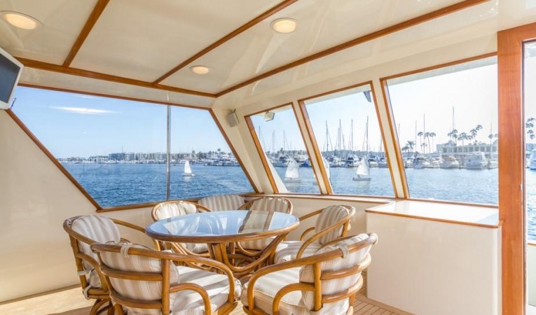 93 Nordlund Aft Enclosed Cockpit Table