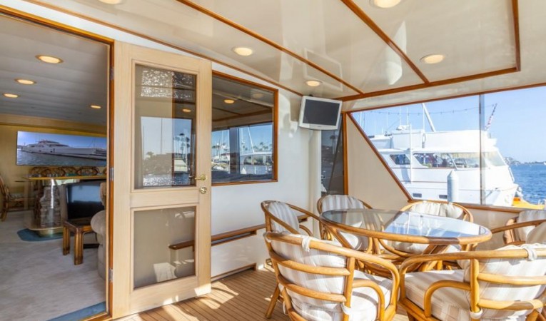 93 Nordlund Aft Enclosed cockpit