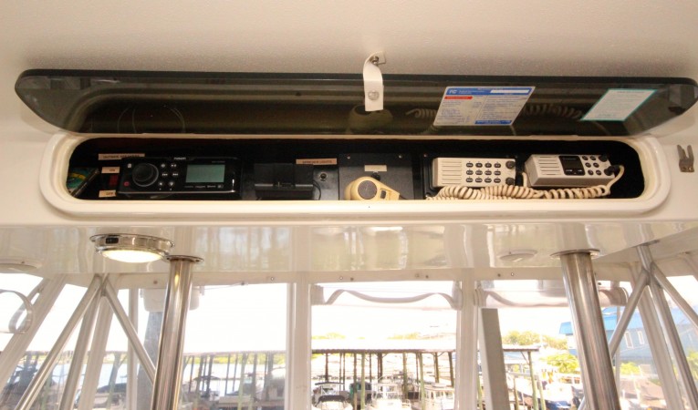 35 Ocean Yachts Flybridge Overhead Radio Box