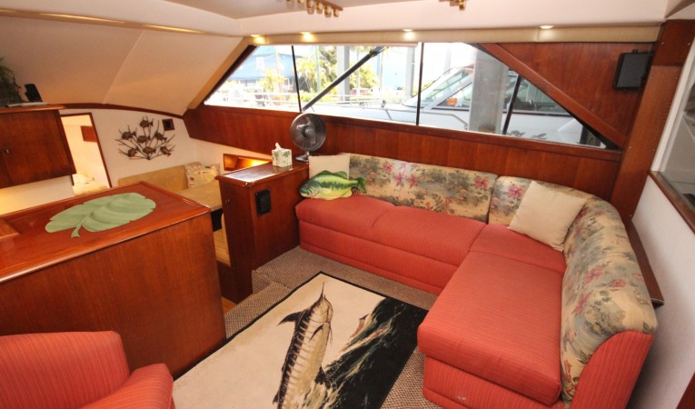35 Ocean Yachts Salon 1