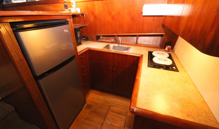 35 Ocean Yachts Galley