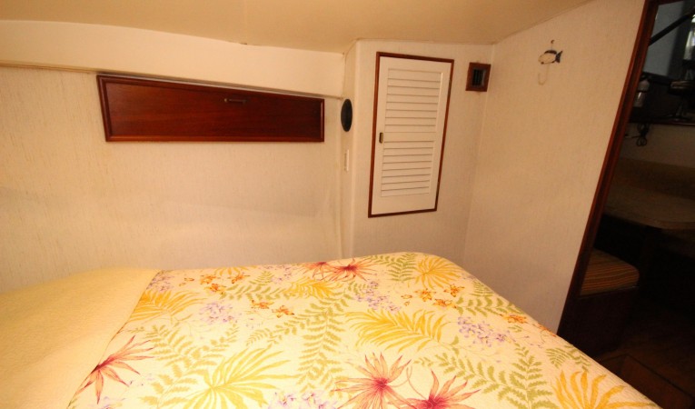 35 Ocean Yachts Master Stateroom 3
