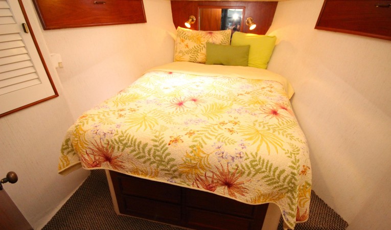 35 Ocean Yachts Master Stateroom 1