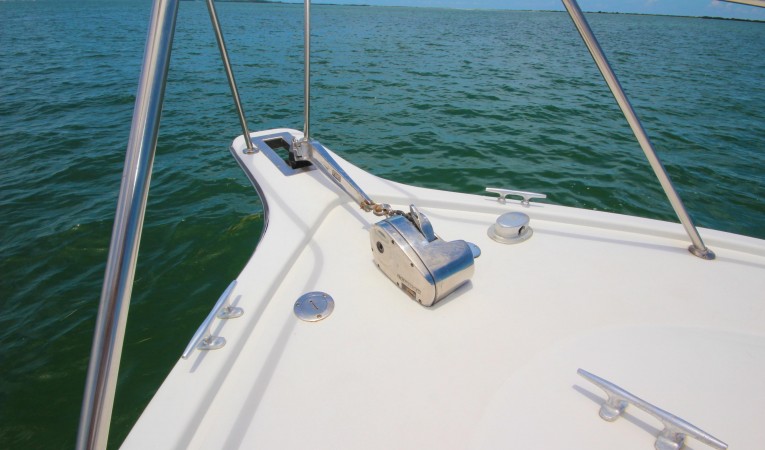 35 Ocean Yachts Windlass