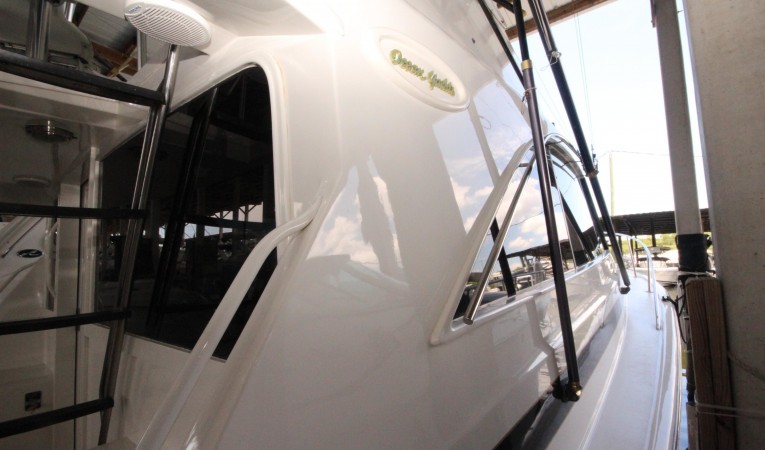 35 Ocean Yachts Deck House Paint