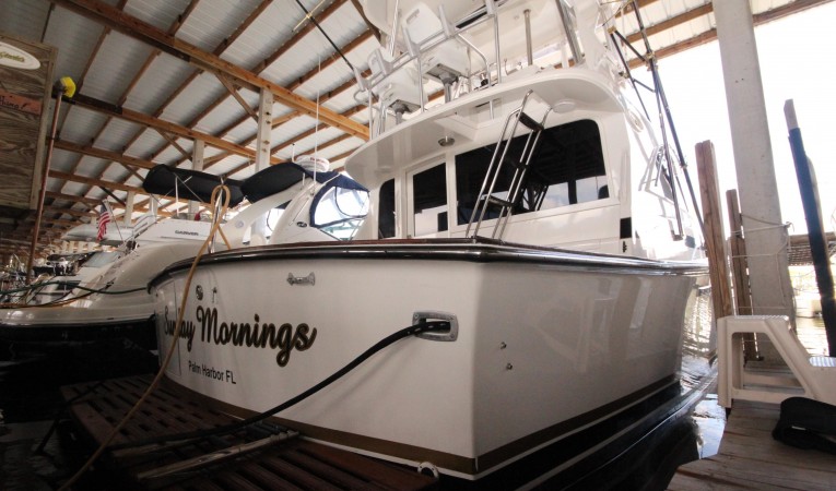 35 Ocean Yachts Transom