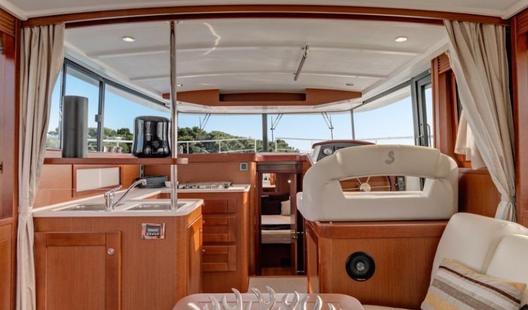 44 Beneteau 