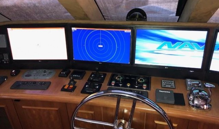 120 Platinum Pilot House Monitors