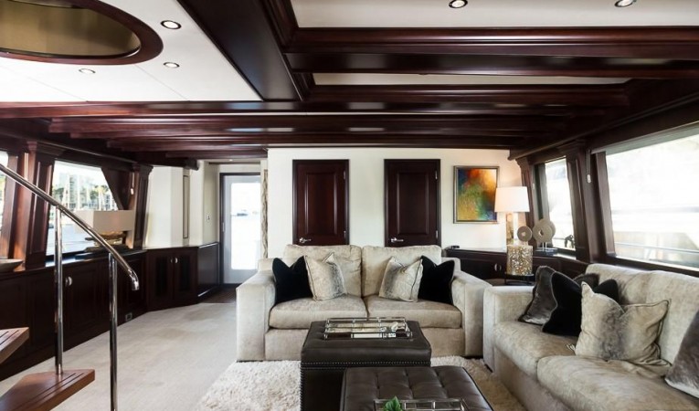 120 Platinum Main Salon Aft