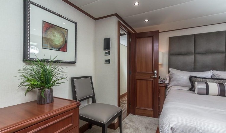 120 Platinum Guest Cabin