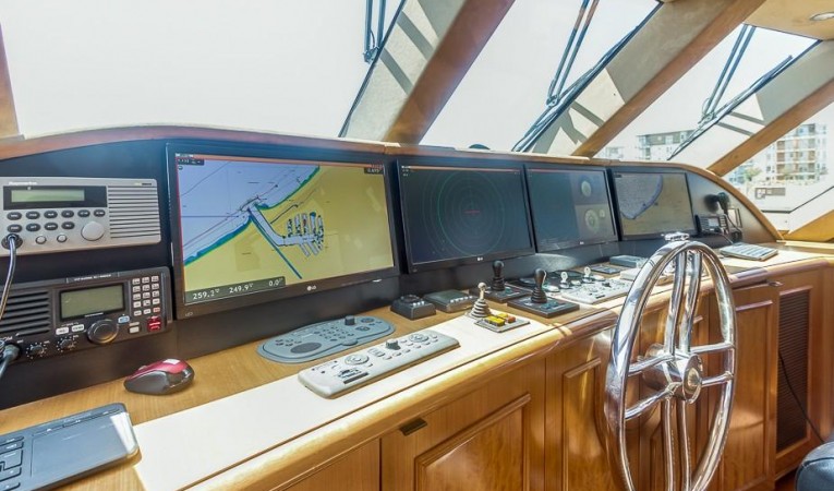 120 Platinum Pilot House