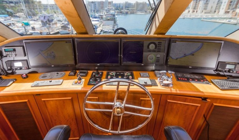 120 Platinum Pilot House Controls