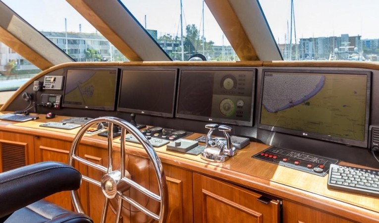 120 Platinum Pilot House Controls