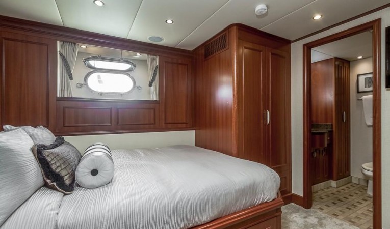 120 Platinum Guest Cabin