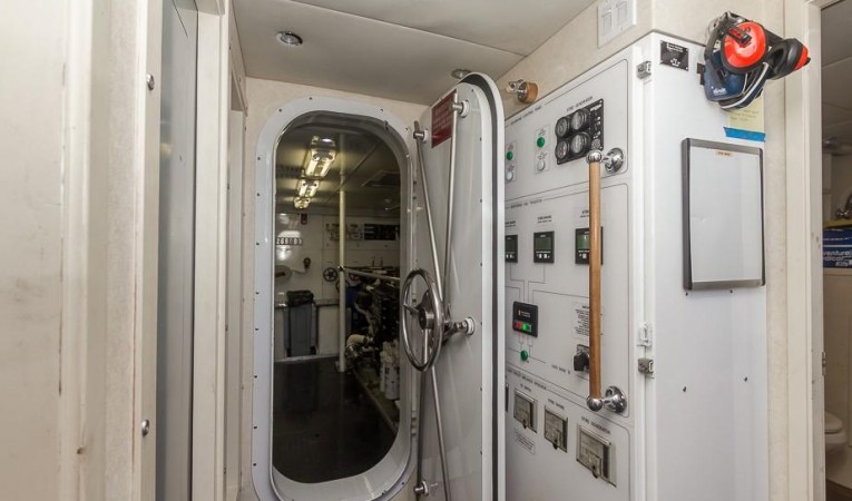 120 Platinum Machinery Door Enterance