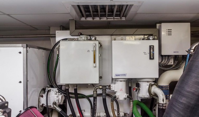 120 Platinum Stabilizer Hyd Tanks