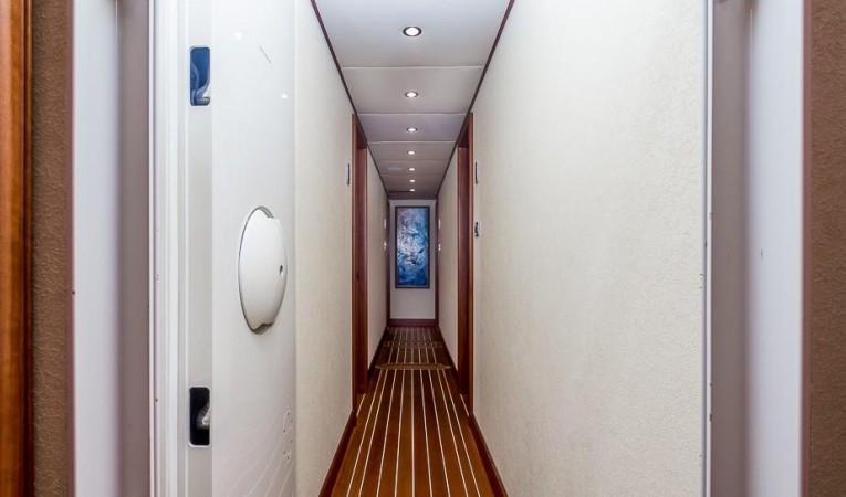 120 Platinum Haulway to Guest Cabins