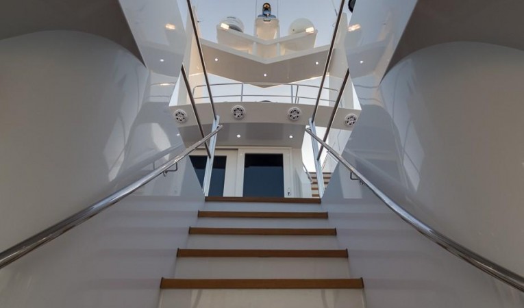 120 Platinum Stairs to Mid Deck