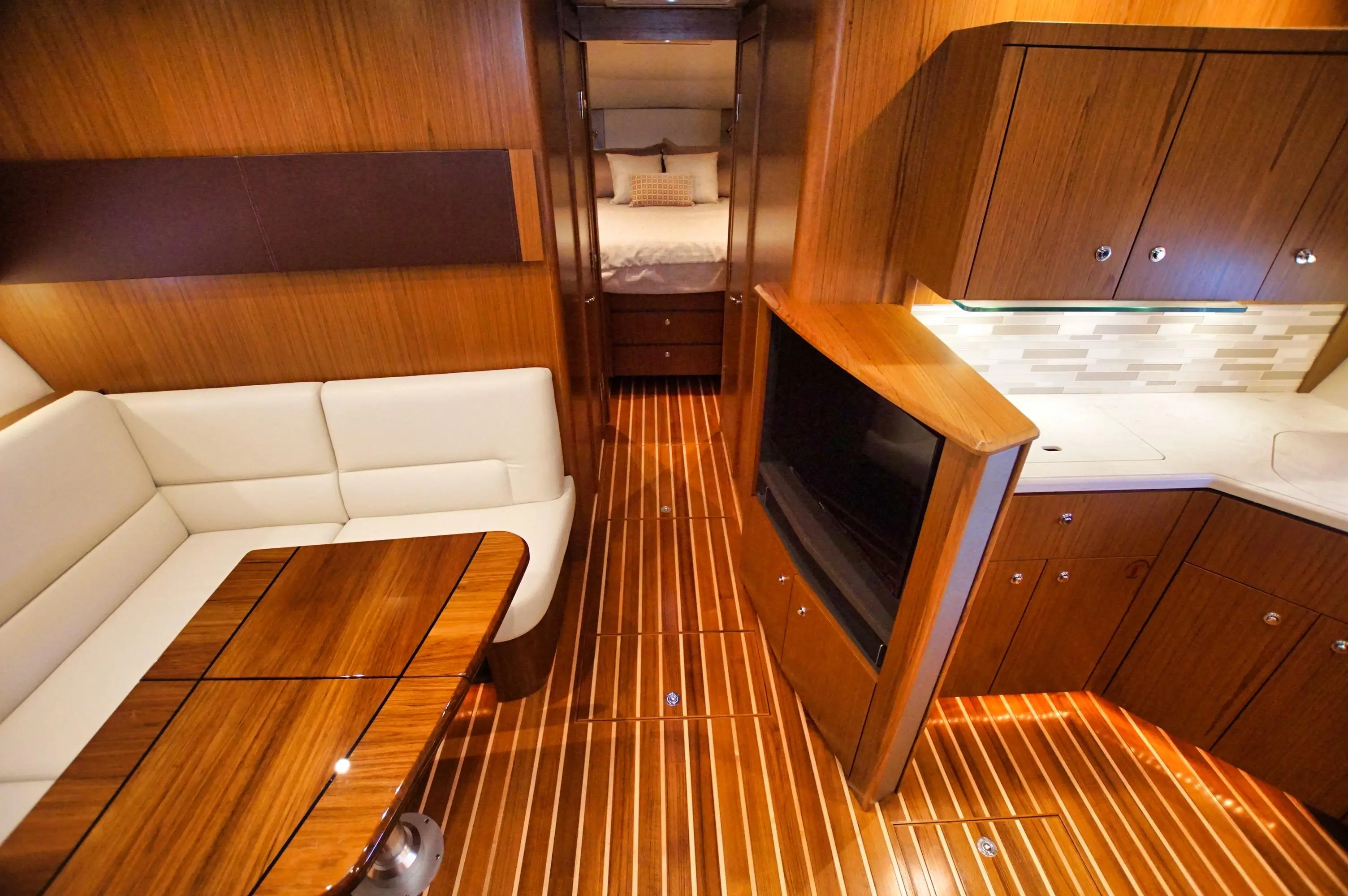 43 Tiara Yachts 2021 Charleston, South Carolina Sold on 2021-03-22 by ...