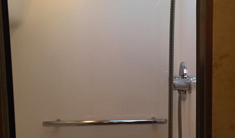 44 Tiara Separate Shower Stall