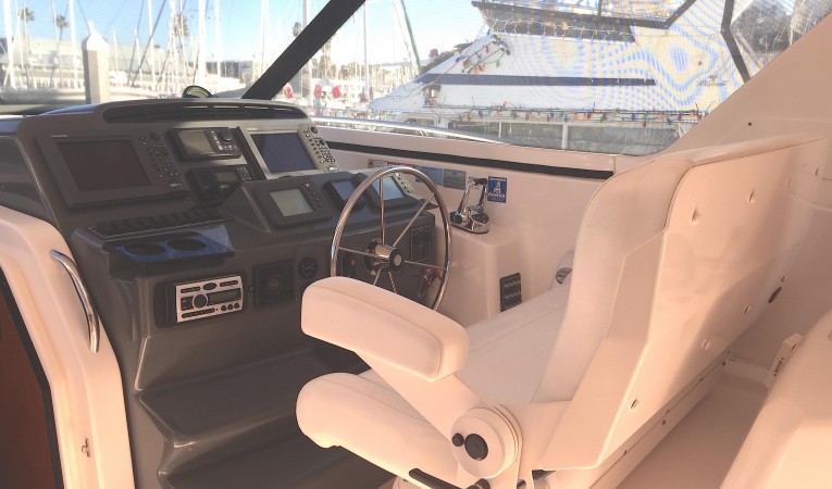 44 Tiara Helm Station Stidd Seating