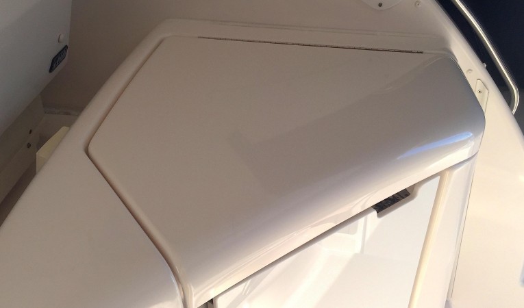 44 Tiara Cockpit Wet Bar