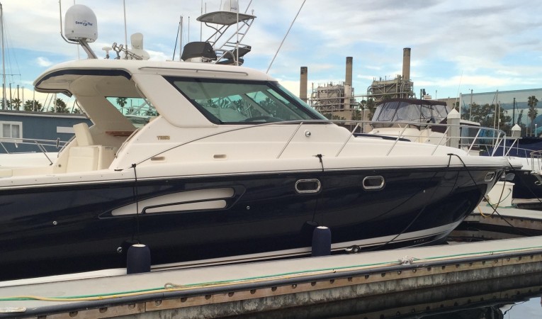 44 Tiara Starboard Profile