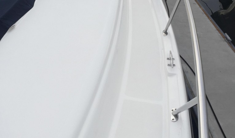 44 Tiara Wide Side Decks