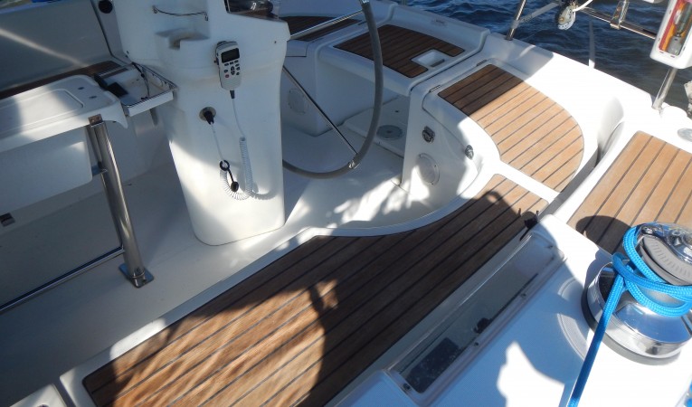 42 Beneteau America 