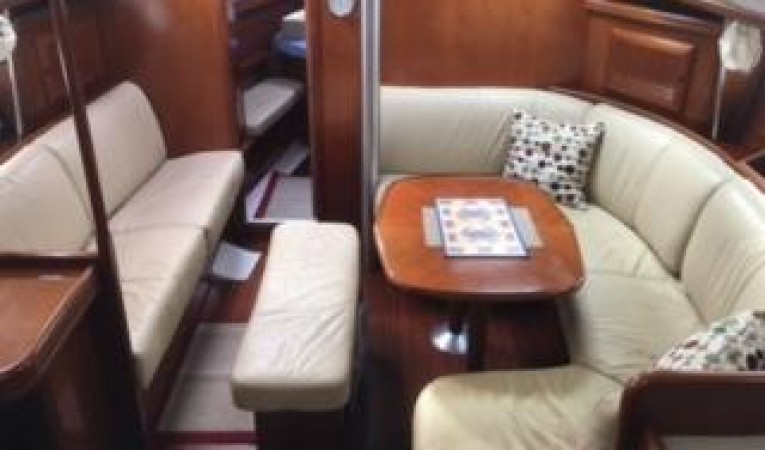 42 Beneteau America 