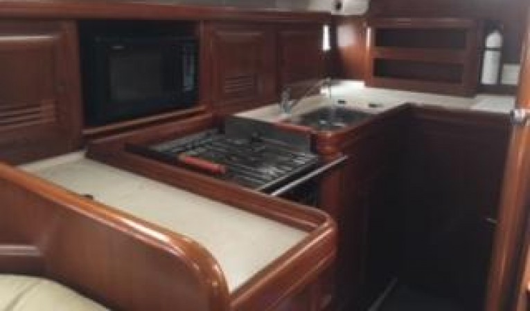42 Beneteau America 