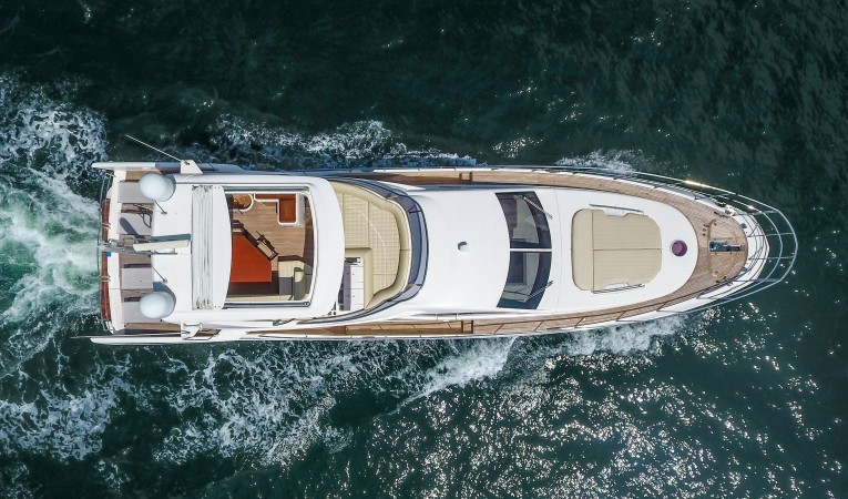 70 Azimut 