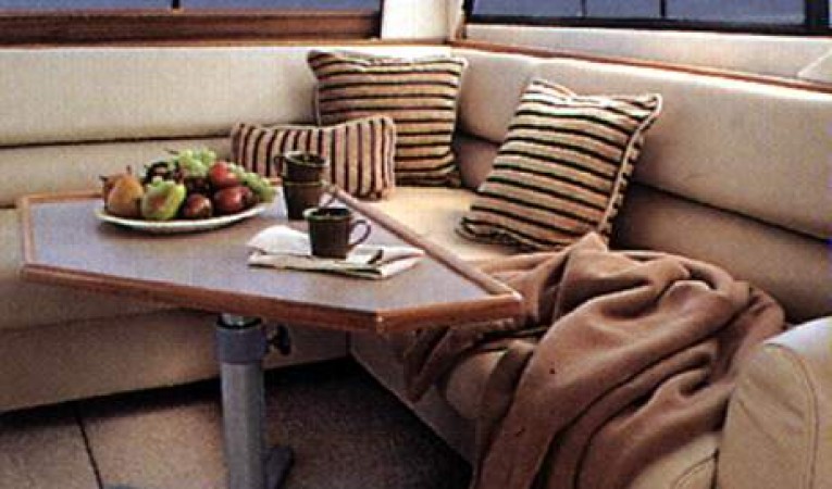 39 Bayliner Manufacturer Provided Image