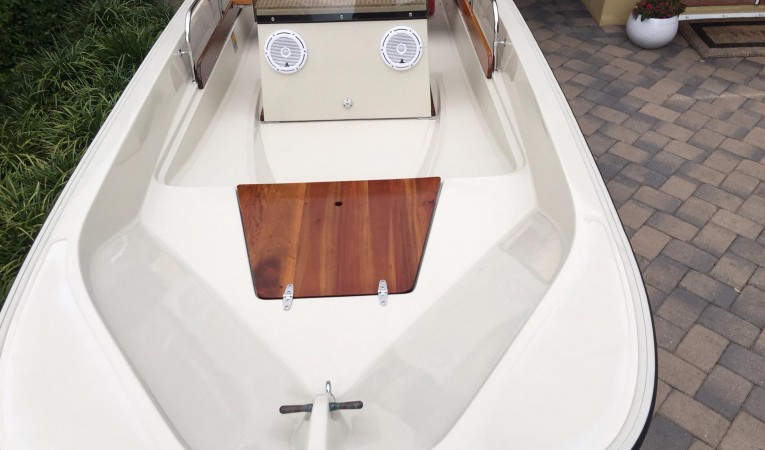 15 Boston Whaler 