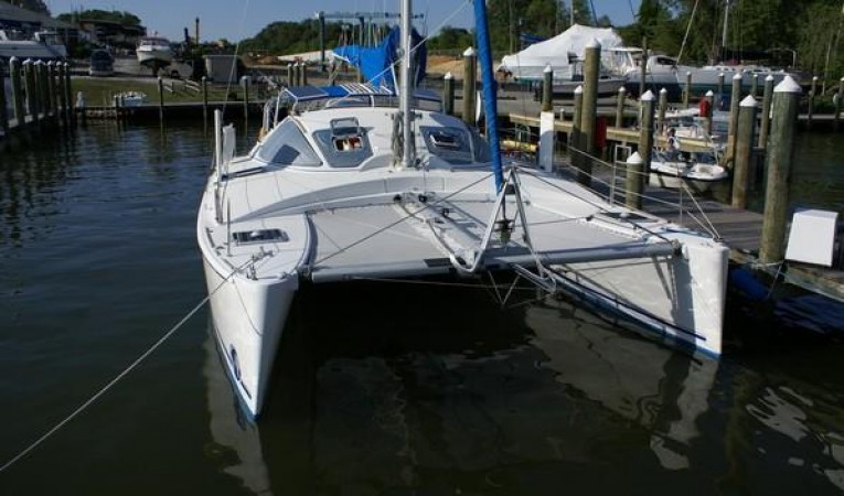 38 Catana 