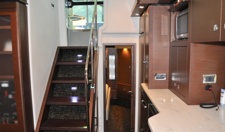 58 Sea Ray Master Stateroom Entrance