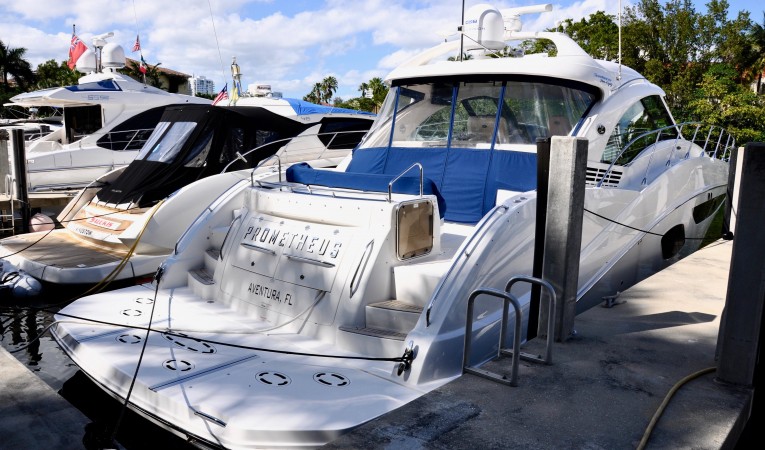 58 Sea Ray Starboard Aft View