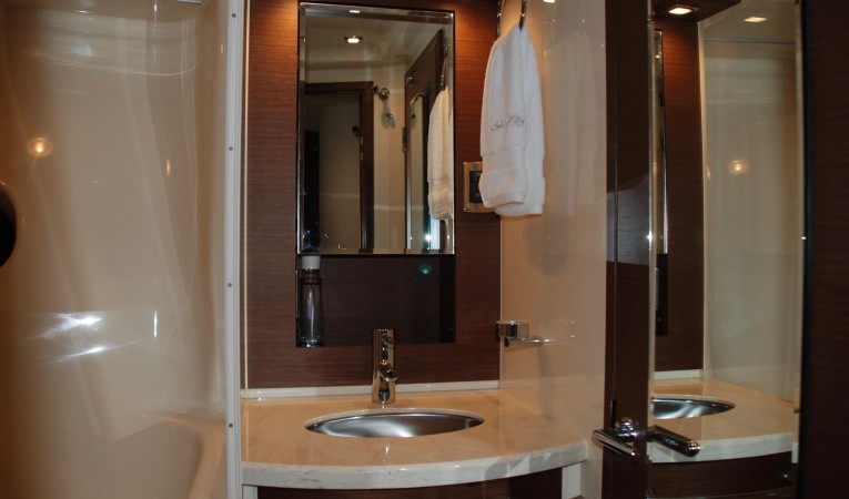 58 Sea Ray VIP Day Head