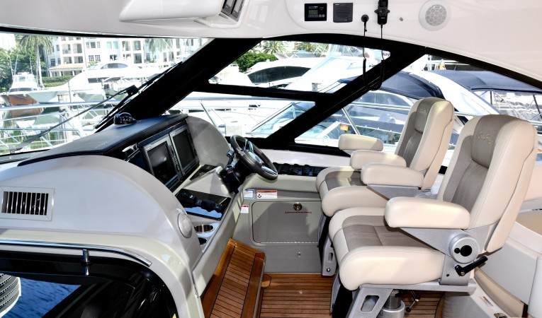 58 Sea Ray Helm Side View