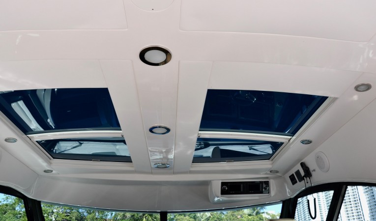 58 Sea Ray Retractable Sun Roof