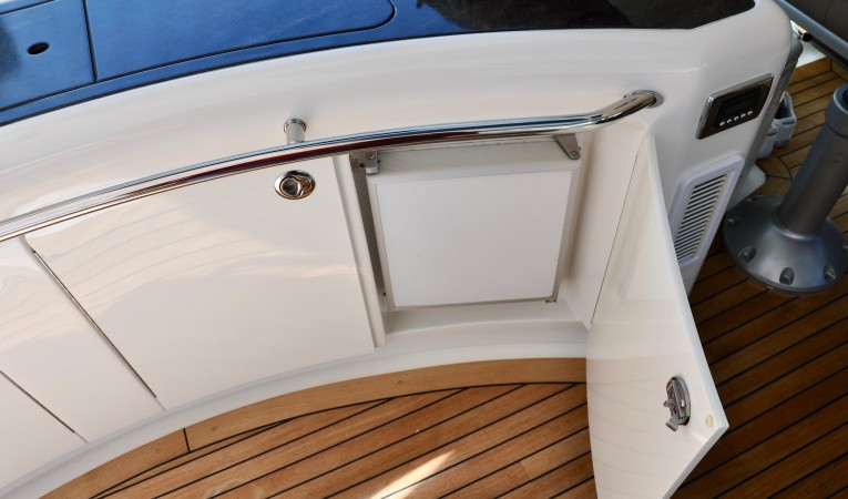 58 Sea Ray Ice Maker