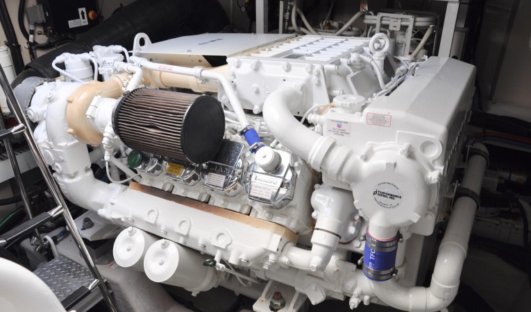 58 Sea Ray Port Engine