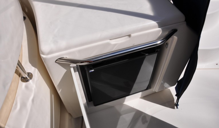 58 Sea Ray Refrigerator