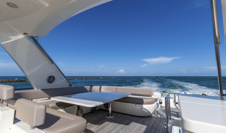 72 Ferretti Yachts 2012 72 Ferretti - Exottica