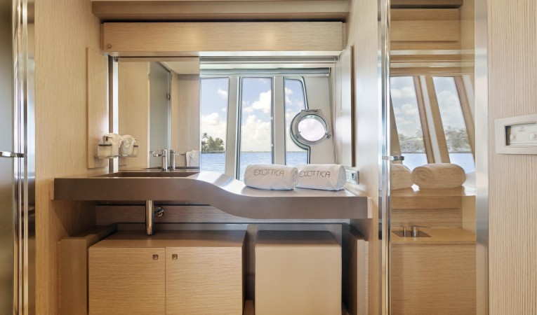 72 Ferretti Yachts 2012 72 Ferretti - Exottica