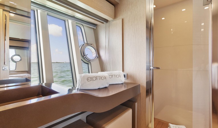 72 Ferretti Yachts 2012 72 Ferretti - Exottica