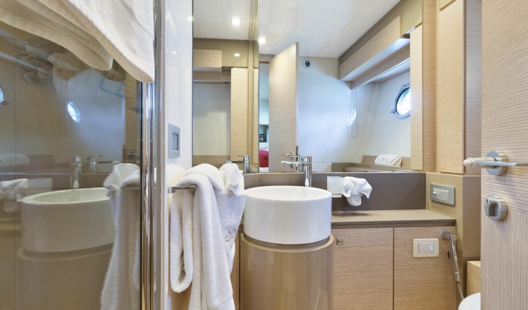 72 Ferretti Yachts 2012 72 Ferretti - Exottica