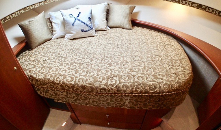 34 Silverton Master Stateroom